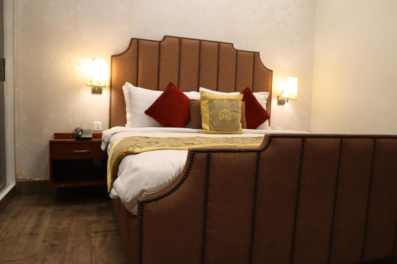 Hayyat Luxury Hotel Suites Lahore Eksteriør bilde