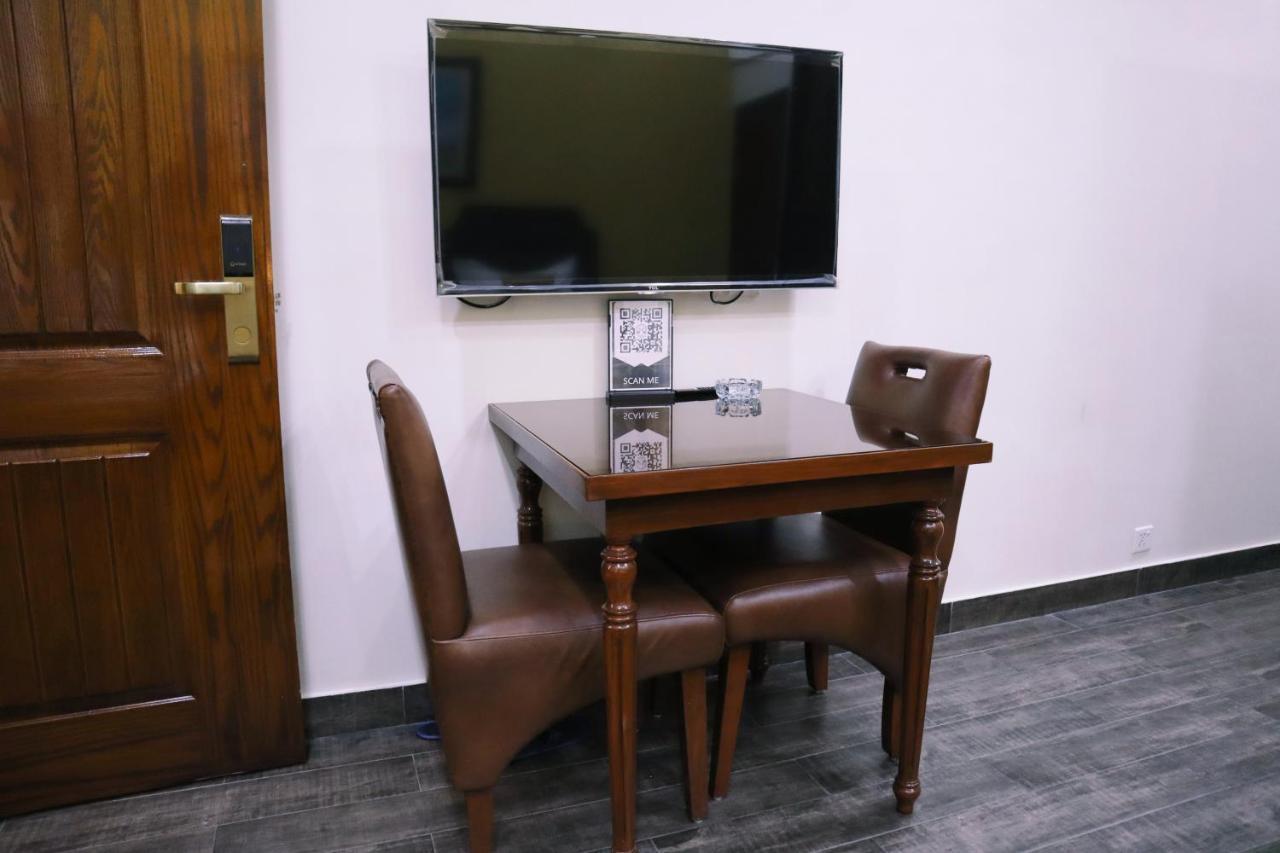 Hayyat Luxury Hotel Suites Lahore Eksteriør bilde